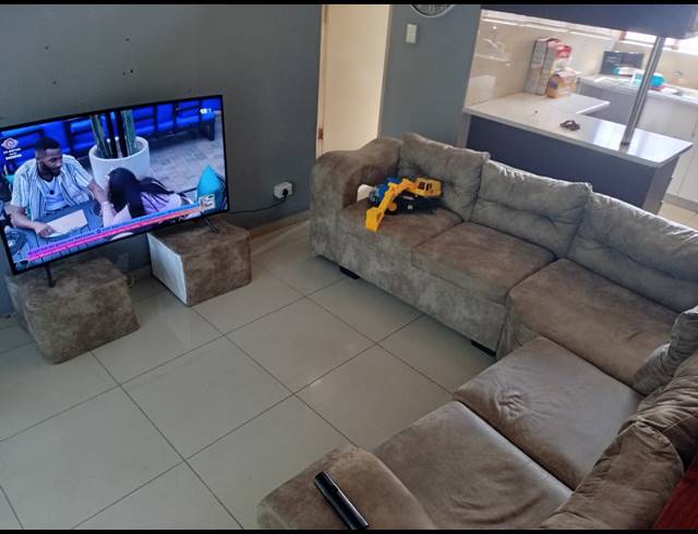 2.5 BEDROOM SIMPLEX FOR SALE IN BELLAIR